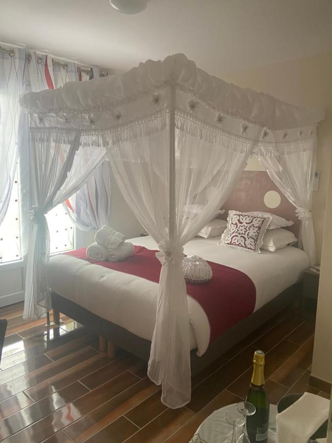 Esprit Etape Bed and Breakfast Saint-Barthélemy-de-Vals Exteriör bild