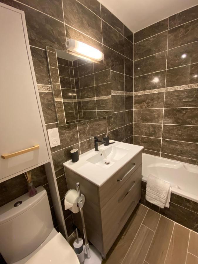 Esprit Etape Bed and Breakfast Saint-Barthélemy-de-Vals Exteriör bild