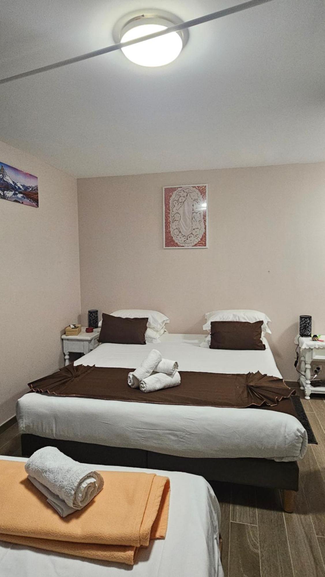 Esprit Etape Bed and Breakfast Saint-Barthélemy-de-Vals Exteriör bild