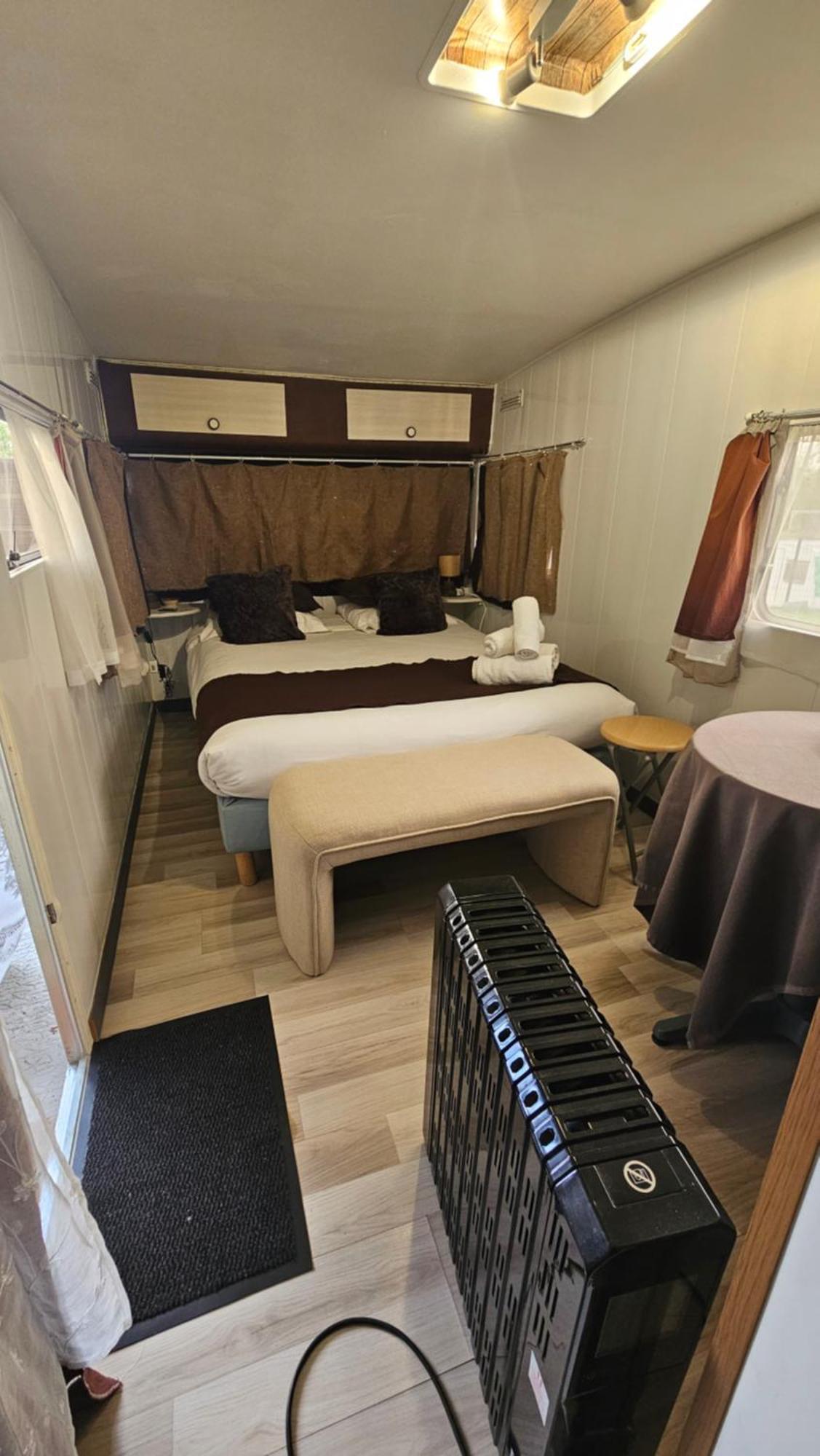 Esprit Etape Bed and Breakfast Saint-Barthélemy-de-Vals Exteriör bild